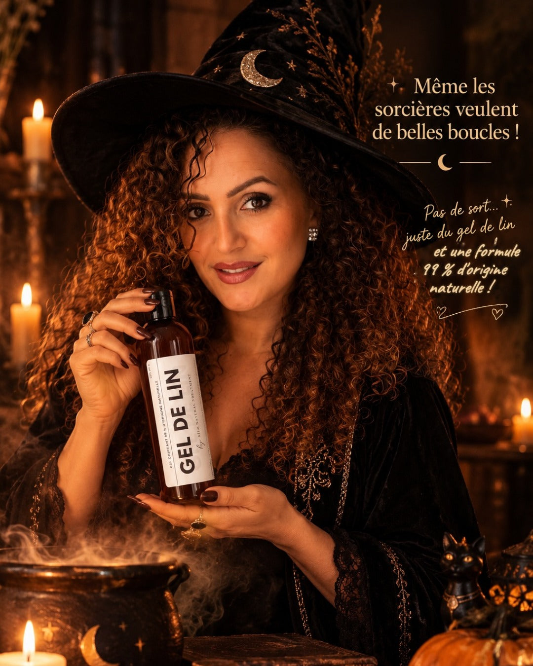 Elodie, fondatrice d'Eïla, en sorcière d'Halloween aux cheveux bouclés, un flacon de Gel de Lin Pur à la main